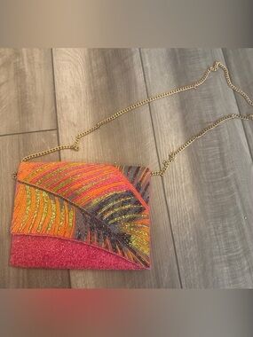 Beaded Multicolor Leaf-Pattern Crossbody Bag - Gold Chain